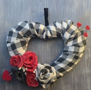 Handmade Heart-shaped Valentine's Day Wreath with black and white buffalo plaid